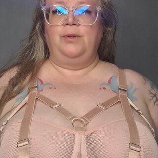 CurvyScarlet