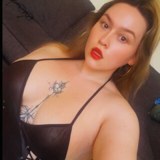 CurvyScarlett